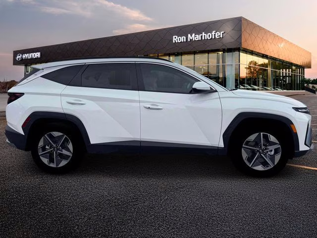 2026 White Pearl Hyundai Tucson SEL FWD SUV