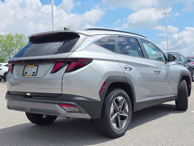 2026 Shimmering Silver Hyundai Tucson SEL AWD SUV