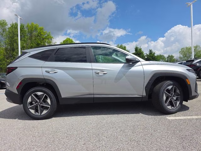 2026 Shimmering Silver Hyundai Tucson SEL AWD SUV