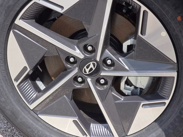 2026 Shimmering Silver Hyundai Tucson SEL AWD SUV