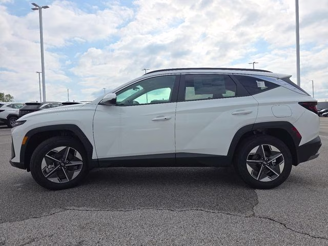 2026 White Pearl Hyundai Tucson SEL AWD SUV