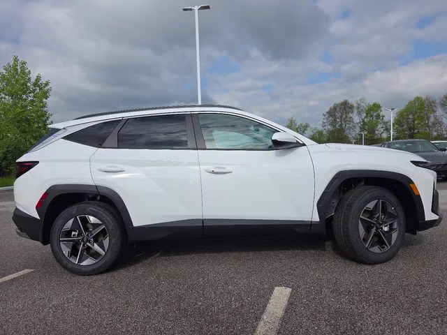 2026 White Pearl Hyundai Tucson SEL AWD SUV