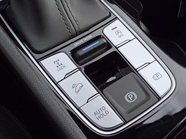 2026 White Pearl Hyundai Tucson SEL AWD SUV