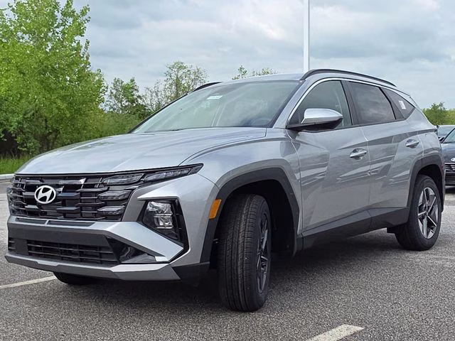 2026 Shimmering Silver Hyundai Tucson SEL AWD SUV