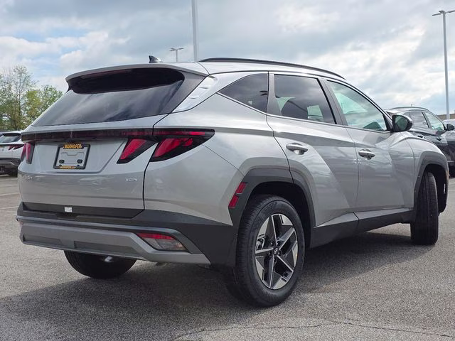 2026 Shimmering Silver Hyundai Tucson SEL AWD SUV