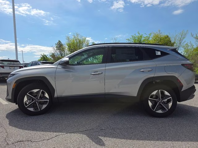 2026 Shimmering Silver Hyundai Tucson SEL AWD SUV