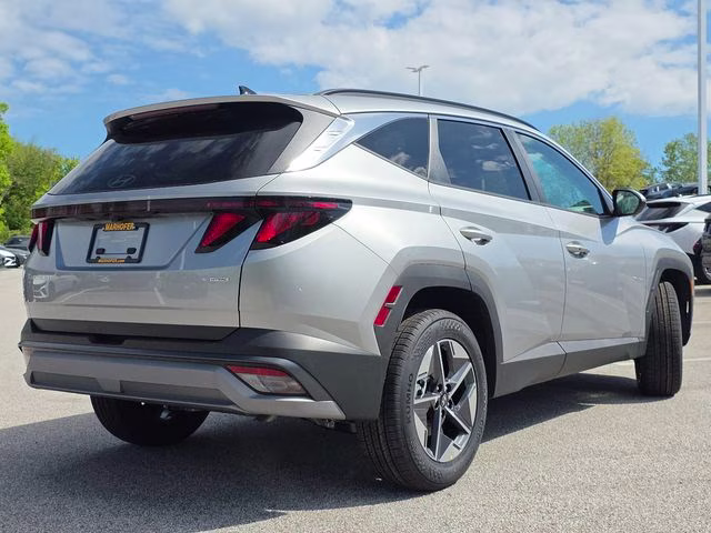 2026 Shimmering Silver Hyundai Tucson SEL AWD SUV