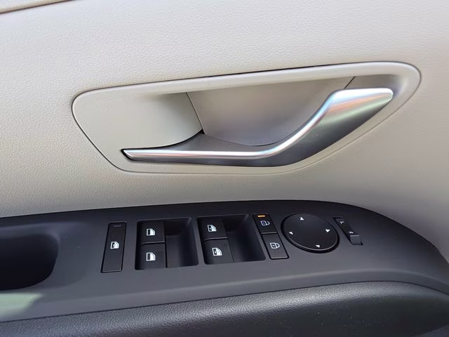 2026 Shimmering Silver Hyundai Tucson SEL AWD SUV