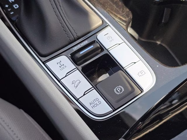 2026 Shimmering Silver Hyundai Tucson SEL AWD SUV
