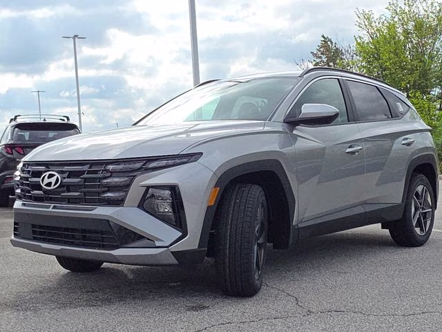 2026 Shimmering Silver Hyundai Tucson SEL AWD SUV
