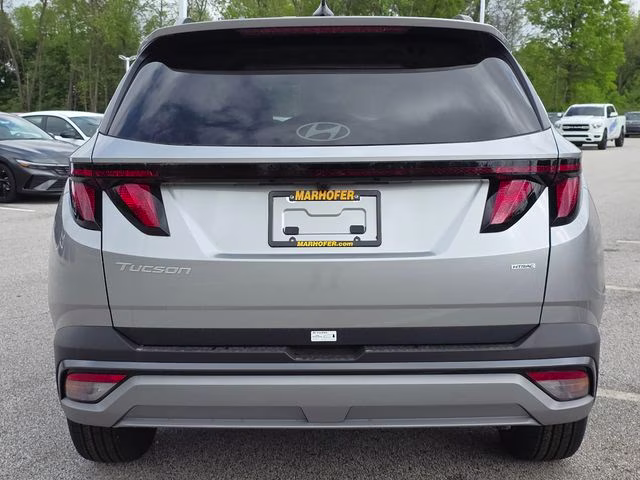 2026 Shimmering Silver Hyundai Tucson SEL AWD SUV