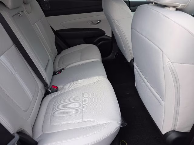 2026 Shimmering Silver Hyundai Tucson SEL AWD SUV