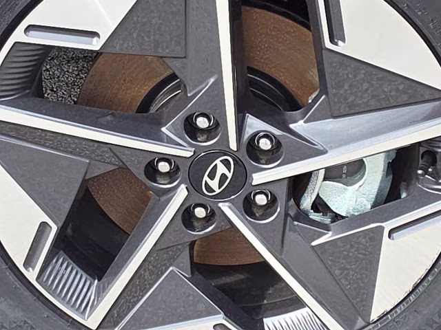 2026 Shimmering Silver Hyundai Tucson SEL AWD SUV