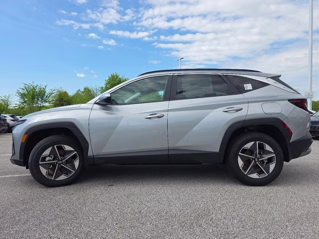 2026 Shimmering Silver Hyundai Tucson SEL AWD SUV