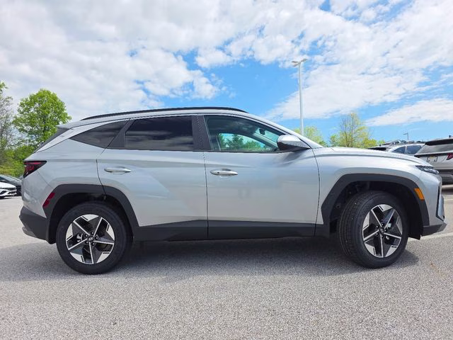 2026 Shimmering Silver Hyundai Tucson SEL AWD SUV