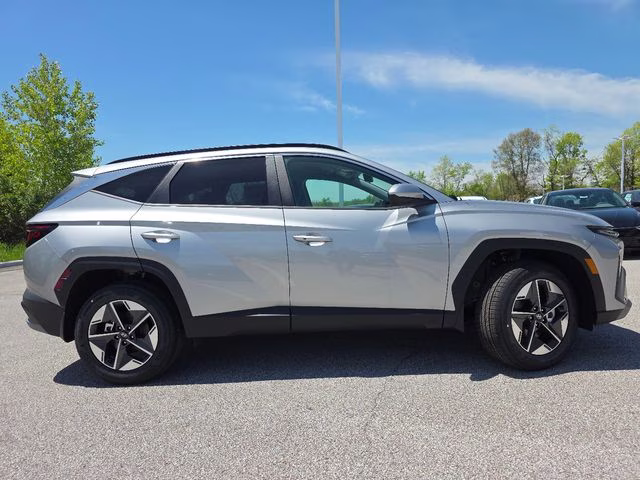 2026 Shimmering Silver Hyundai Tucson SEL AWD SUV