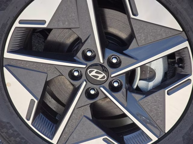 2026 Shimmering Silver Hyundai Tucson SEL AWD SUV