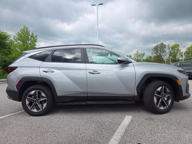 2026 Shimmering Silver Hyundai Tucson SEL AWD SUV