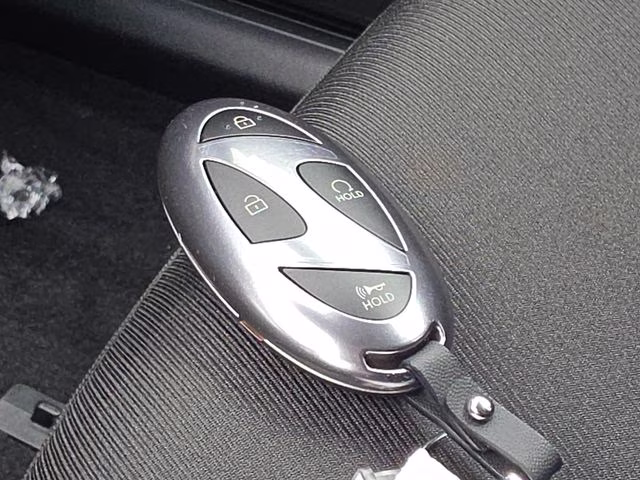 2026 Shimmering Silver Hyundai Tucson SEL AWD SUV
