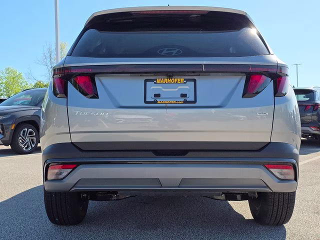 2026 Shimmering Silver Hyundai Tucson SEL AWD SUV