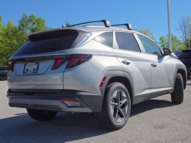2026 Shimmering Silver Hyundai Tucson SEL AWD SUV