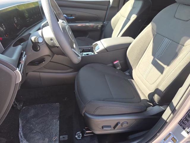 2026 Shimmering Silver Hyundai Tucson SEL AWD SUV