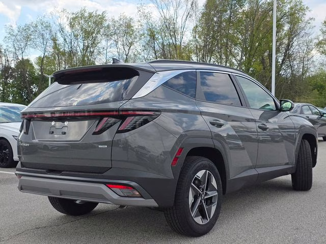 2026 Hampton Gray Hyundai Tucson SEL Premium AWD SUV