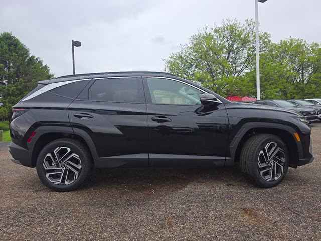 2026 Phantom Black Hyundai Tucson Limited AWD SUV