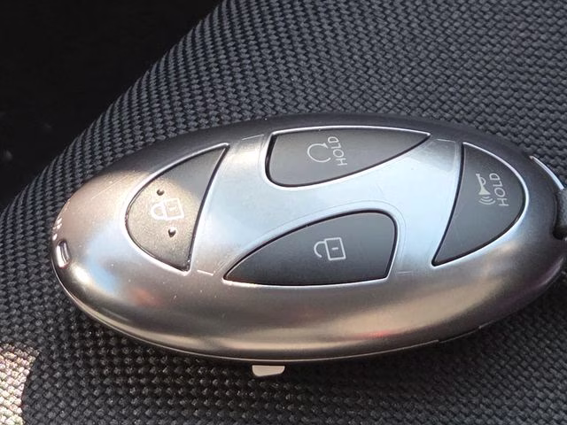 2026 Shimmering Silver Pearl Hyundai Santa Fe SE FWD SUV