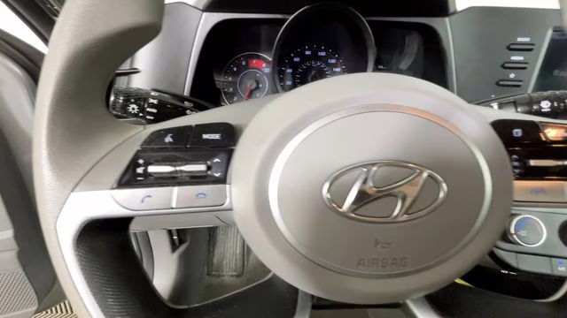2023 Shimmering Silver Pearl Hyundai Elantra SE FWD Sedan