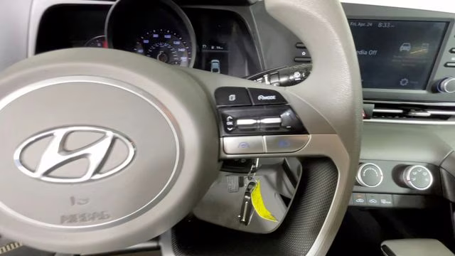 2023 Shimmering Silver Pearl Hyundai Elantra SE FWD Sedan