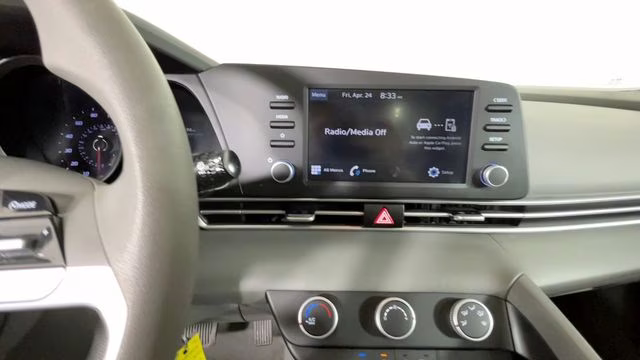 2023 Shimmering Silver Pearl Hyundai Elantra SE FWD Sedan