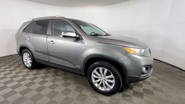 2011 Titanium Silver Kia Sorento EX AWD SUV