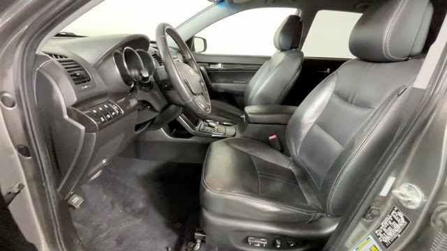 2011 Titanium Silver Kia Sorento EX AWD SUV