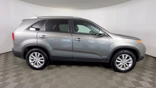 2011 Titanium Silver Kia Sorento EX AWD SUV