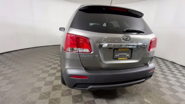 2011 Titanium Silver Kia Sorento EX AWD SUV