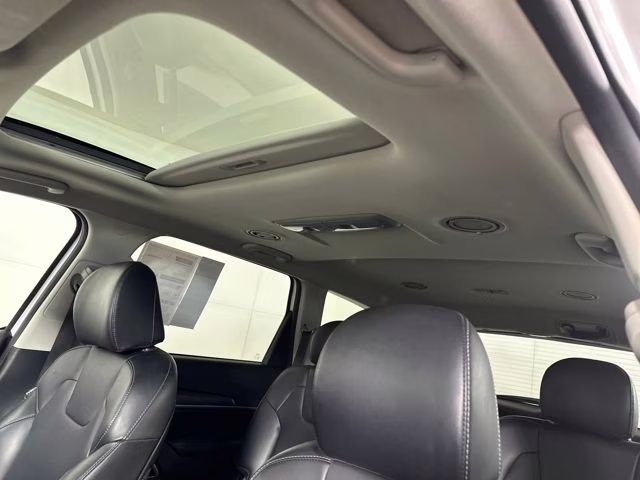 2022 Glacial White Pearl Kia Telluride S AWD SUV