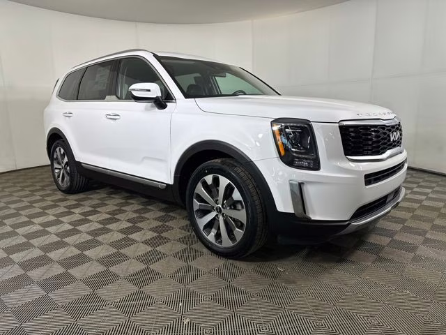2022 Glacial White Pearl Kia Telluride S AWD SUV