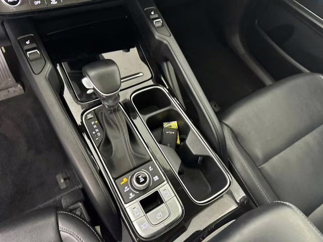 2022 Glacial White Pearl Kia Telluride S AWD SUV