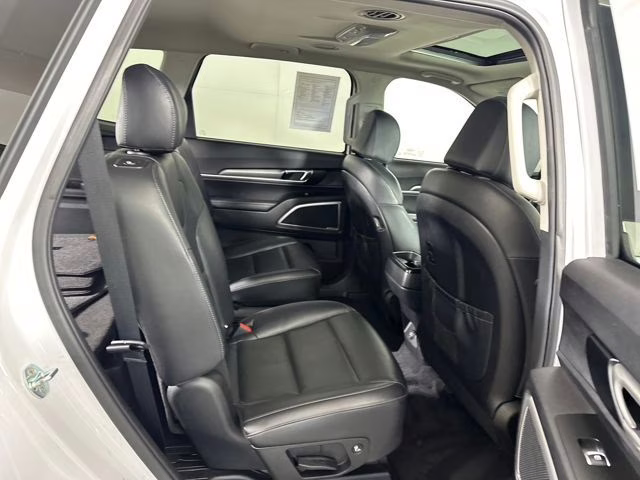 2022 Glacial White Pearl Kia Telluride S AWD SUV