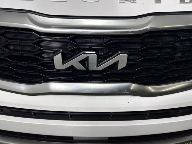2022 Glacial White Pearl Kia Telluride S AWD SUV