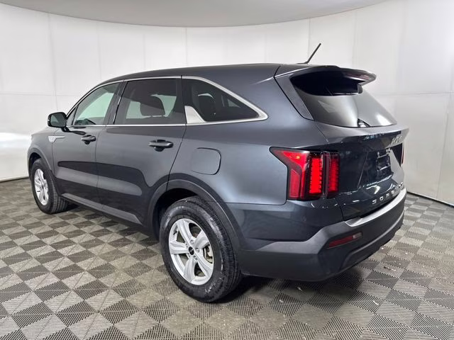 2022 Gravity Gray Kia Sorento LX FWD SUV