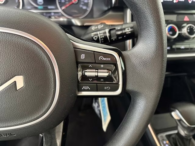 2023 Everlasting Silver Kia Sorento LX AWD SUV