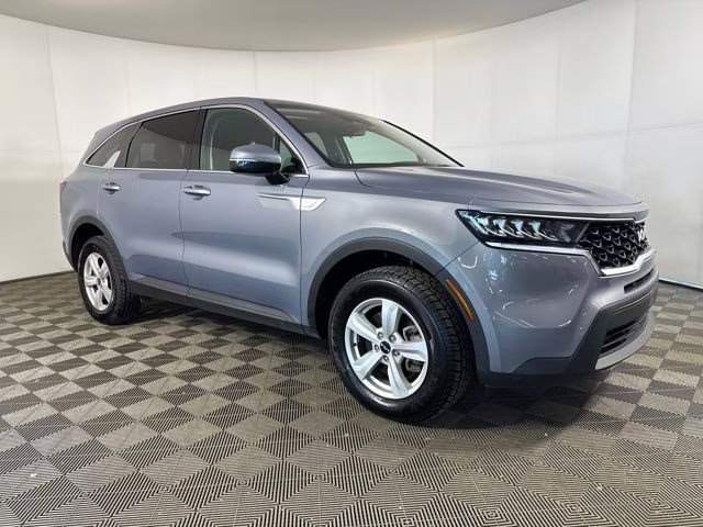 2023 Everlasting Silver Kia Sorento LX AWD SUV