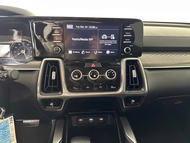 2023 Everlasting Silver Kia Sorento LX AWD SUV