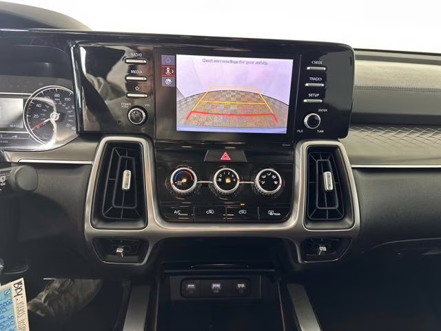 2023 Everlasting Silver Kia Sorento LX AWD SUV