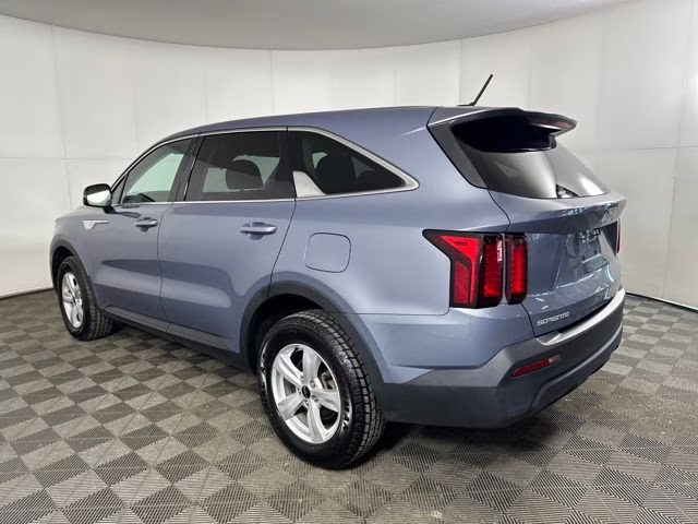 2023 Everlasting Silver Kia Sorento LX AWD SUV