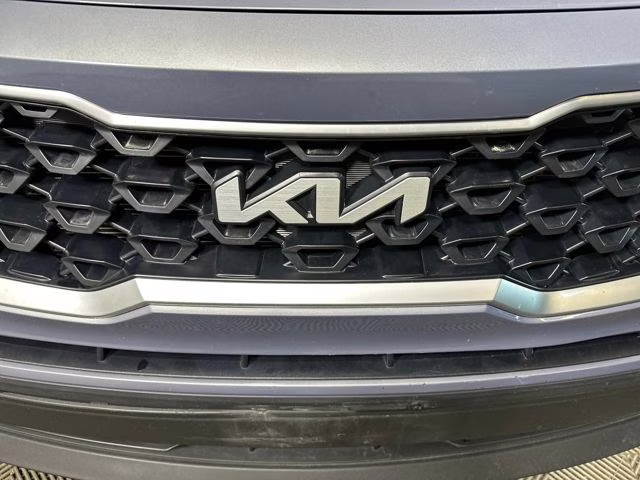 2023 Everlasting Silver Kia Sorento LX AWD SUV