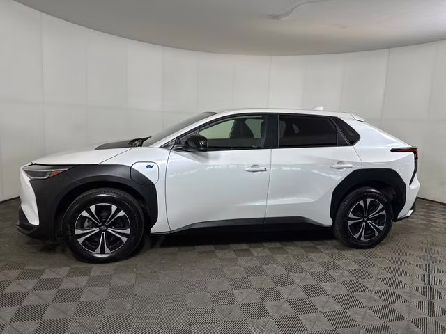 2023 Cosmic White Pearl Subaru Solterra Premium AWD SUV