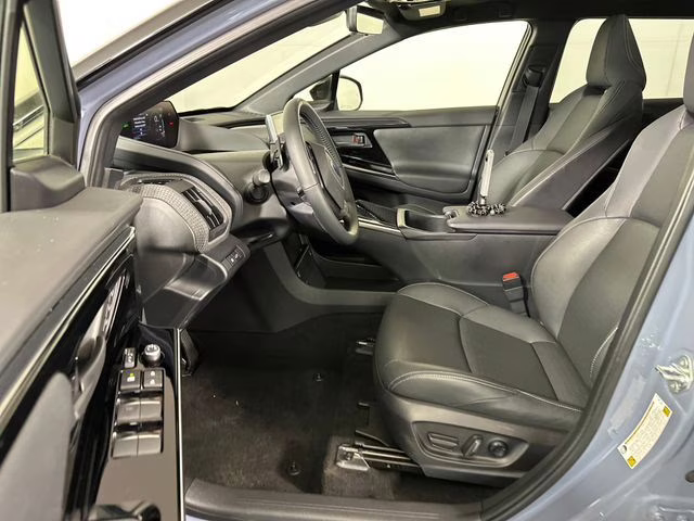 2023 Harbor Mist Gray Pearl 2-Tone Subaru Solterra Touring AWD SUV